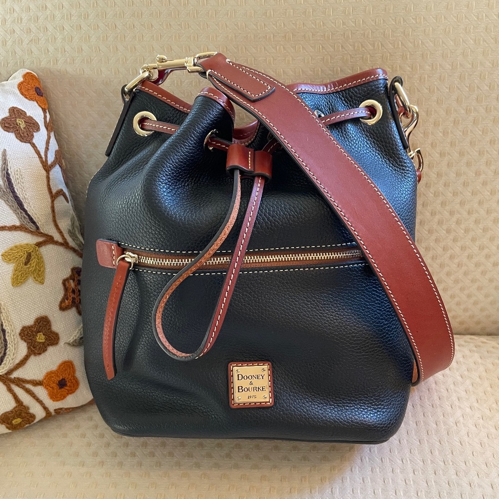 Gorgeous DOONEY AND BOURKE Pebbled Grain Aimee Bag